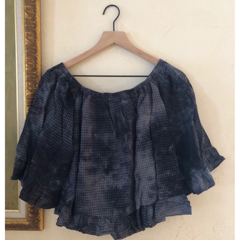Cute off-the-shoulder shirt